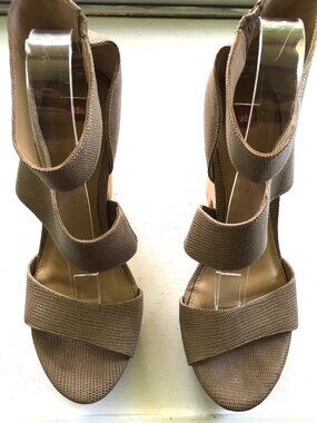 Elaine Turner Women's Wedge Sandals Tan Size 10
